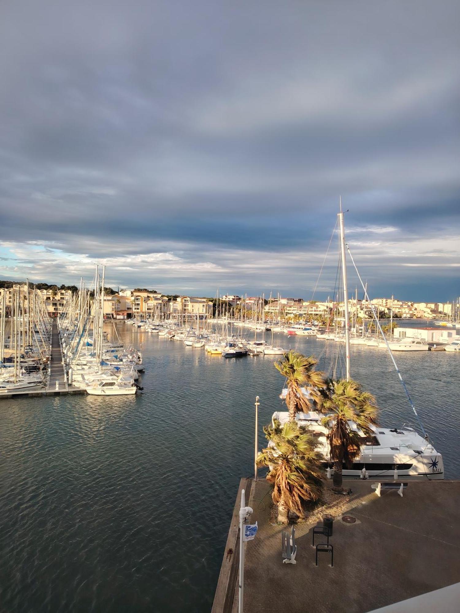 Port Panoramique Apartment Груисан Екстериор снимка